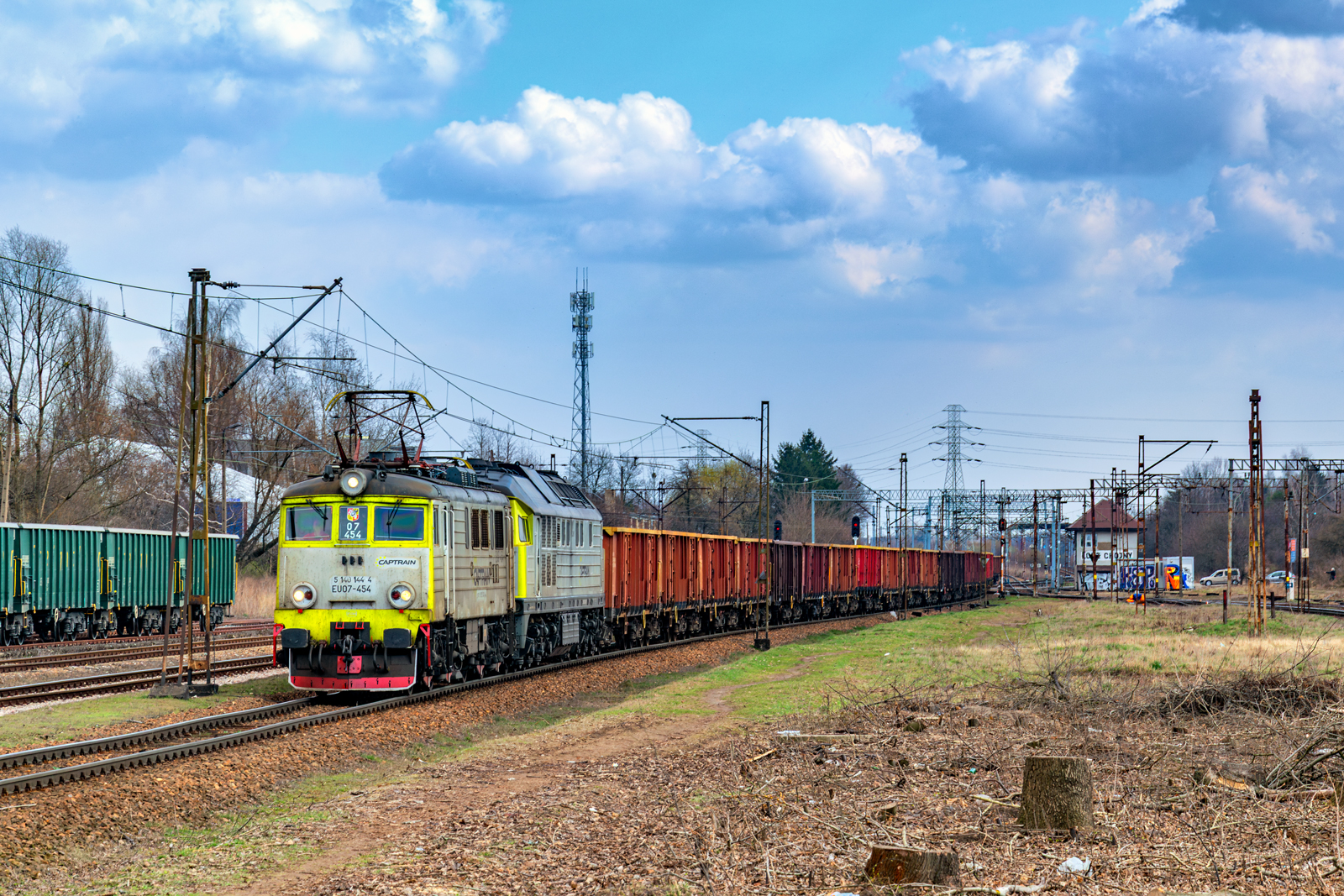EU07-454 & BR232-01